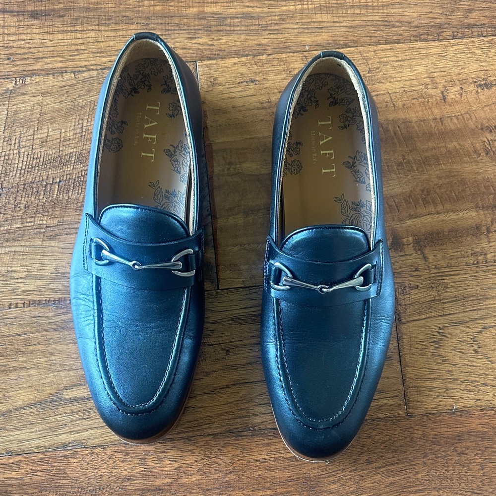 Taft Black Leather Bit Loafers with Silver Hardware size 9